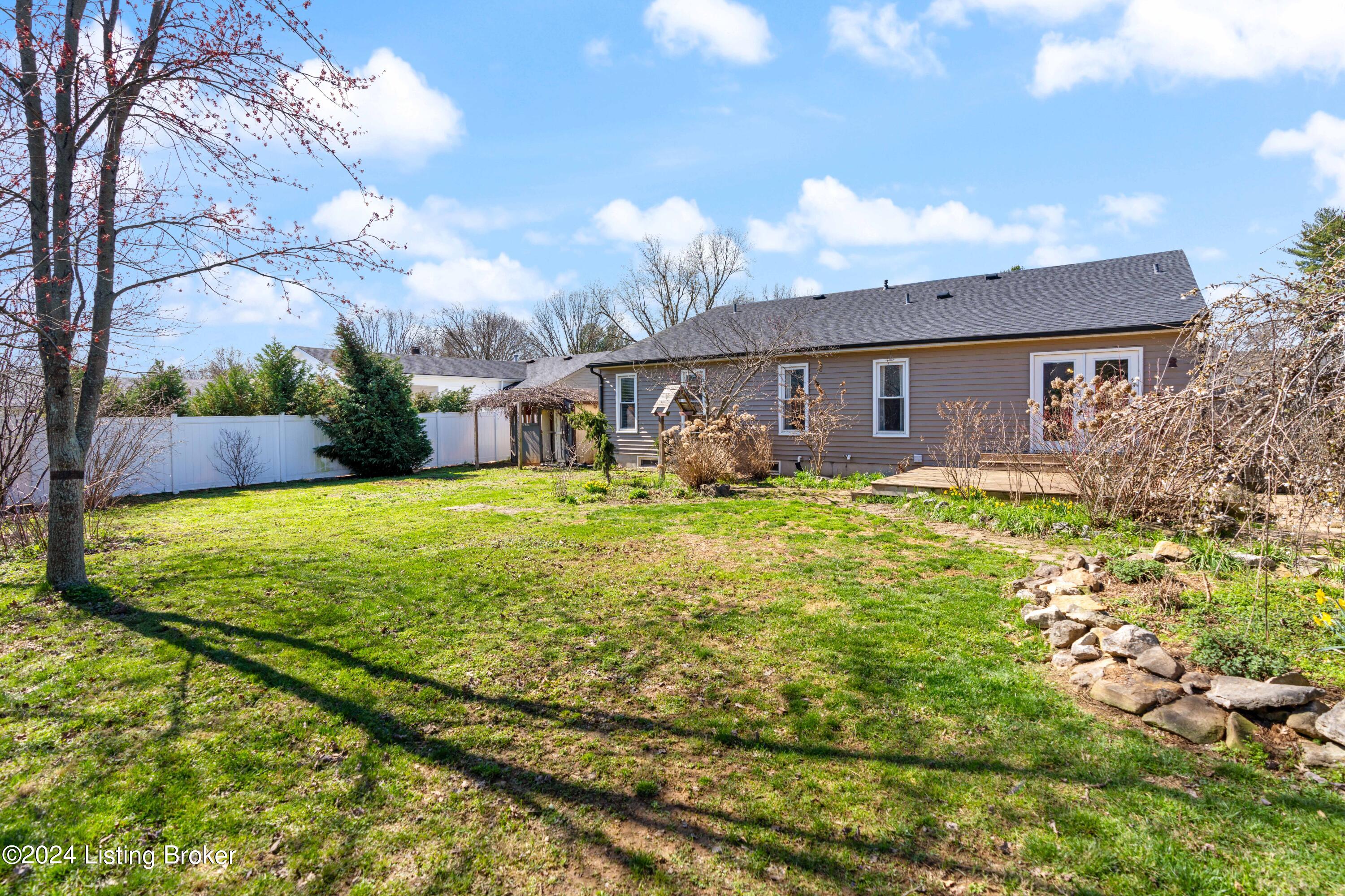 1013 Clerkenwell Road Louisville, KY 40207 - Photo 40 of 48 1013 Clerkenwell Rd-6