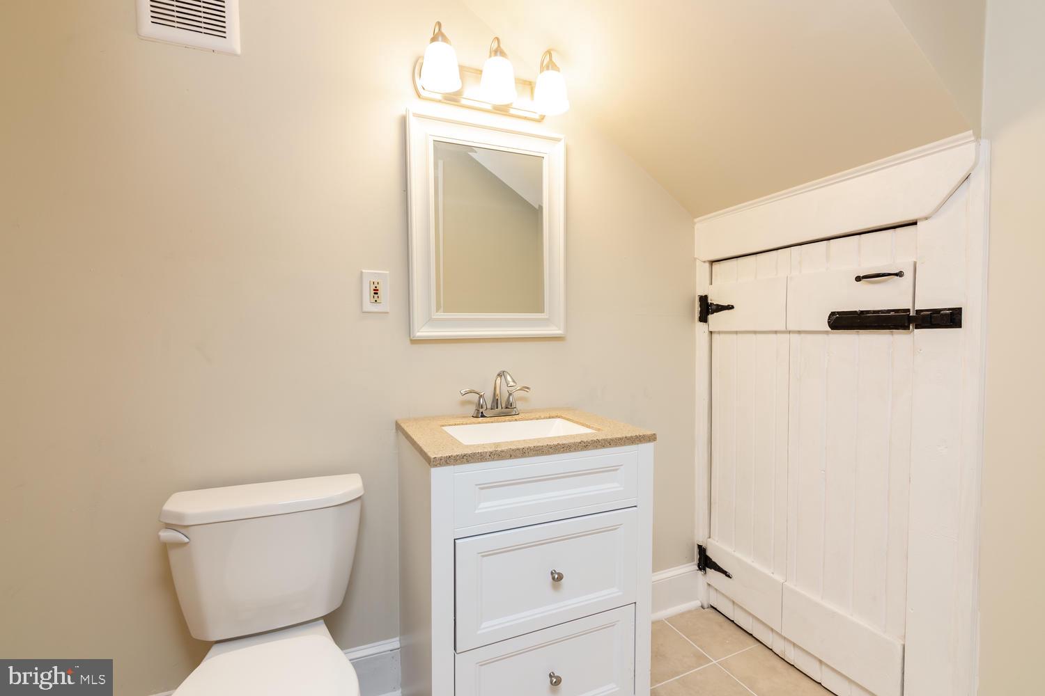 154 Neal Road Coatesville, PA 19320 - Photo 12 of 38 Powder room