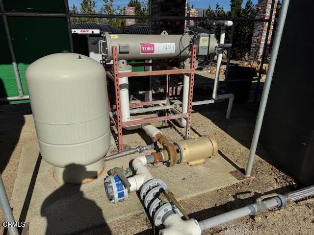 2245 California Avenue Fillmore, CA 93015 - Photo 11 of 49 a room with musical instruments