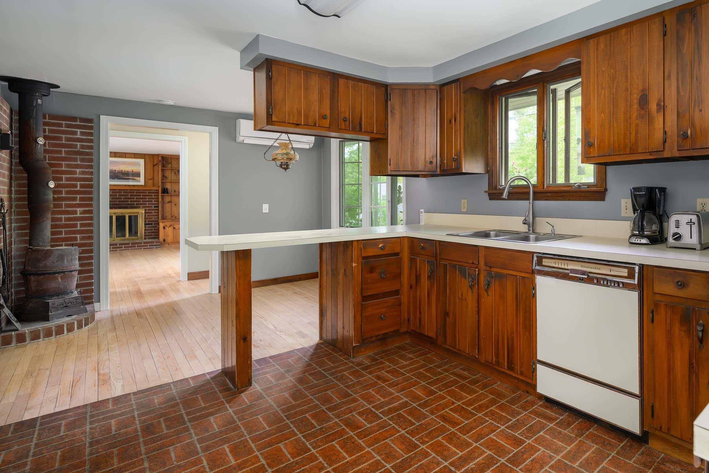 34 Captain Thomas Road Ogunquit, ME 03907 - Photo 7 of 30 Gallery Image 7