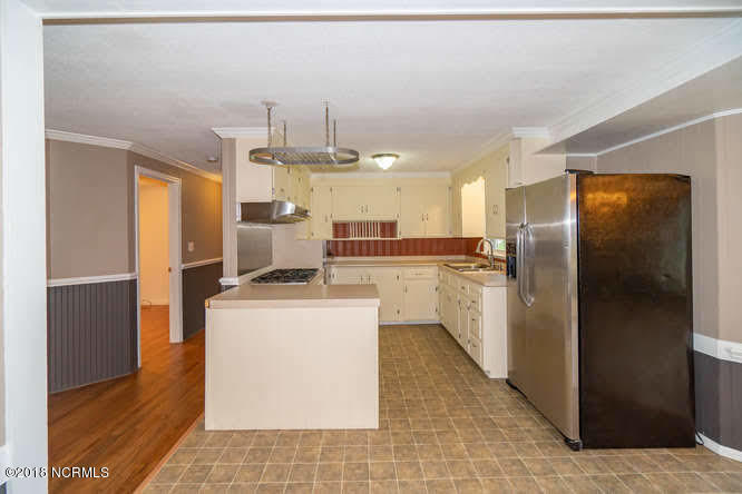 1265 Scott Road Rocky Point, NC 28457 - Photo 13 of 40 Kitchen