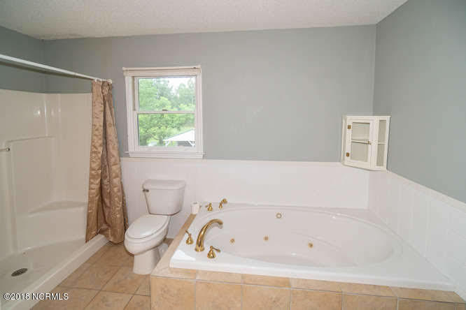 1265 Scott Road Rocky Point, NC 28457 - Photo 24 of 40 Master Bath