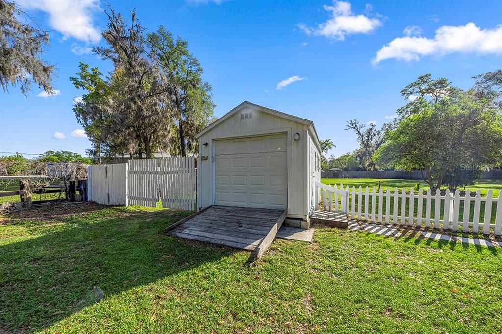 895 Southwest 80th Avenue Ocala, FL 34481 - Photo 31 of 36
