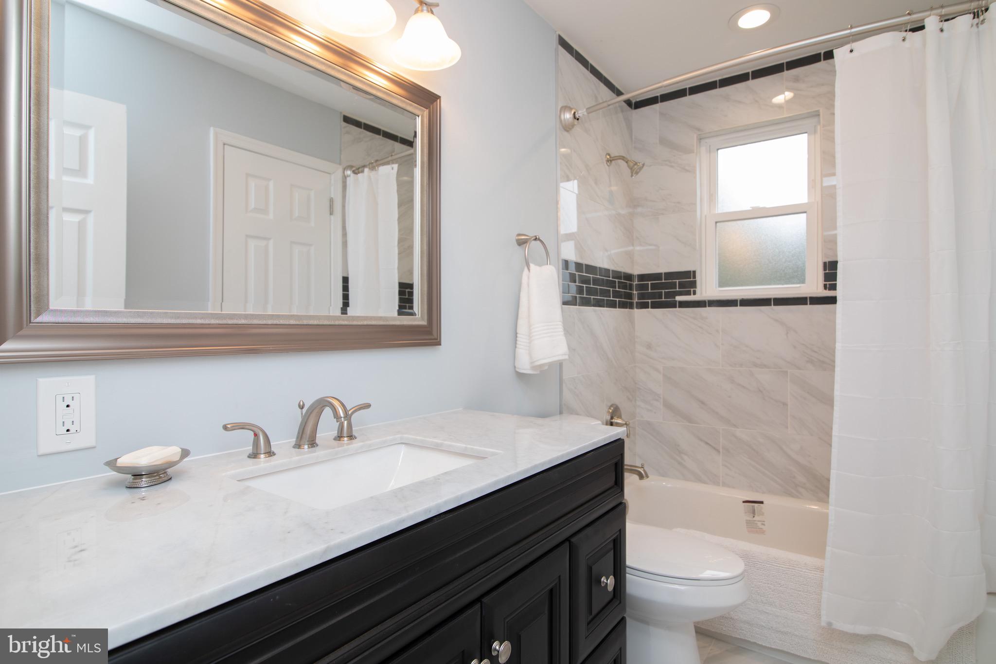 1062 Winslow Road Williamstown, NJ 08094 - Photo 23 of 38 Bathroom