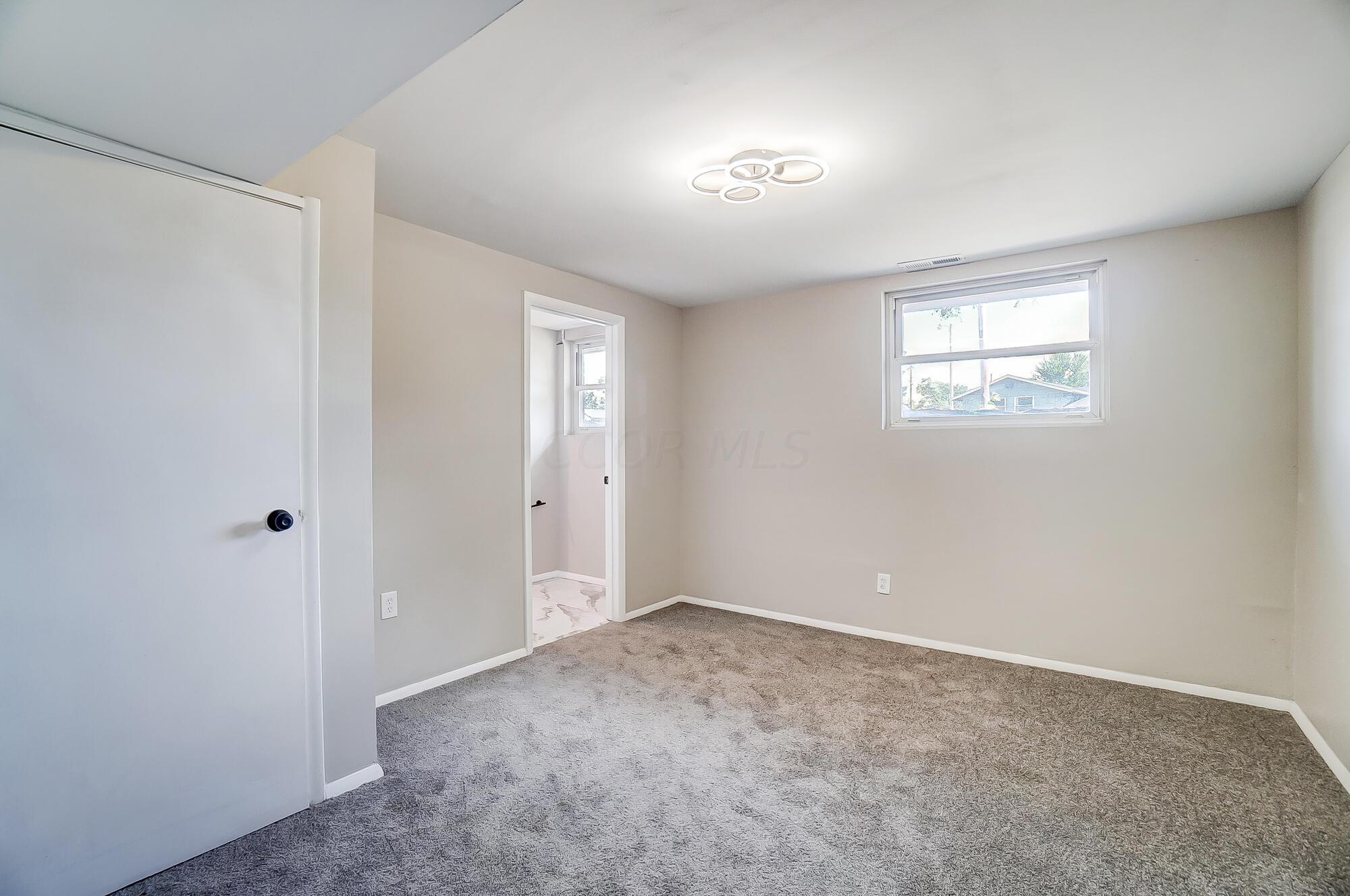 3382 Binbrook Road North Columbus, OH 43227 - Photo 30 of 40 036
