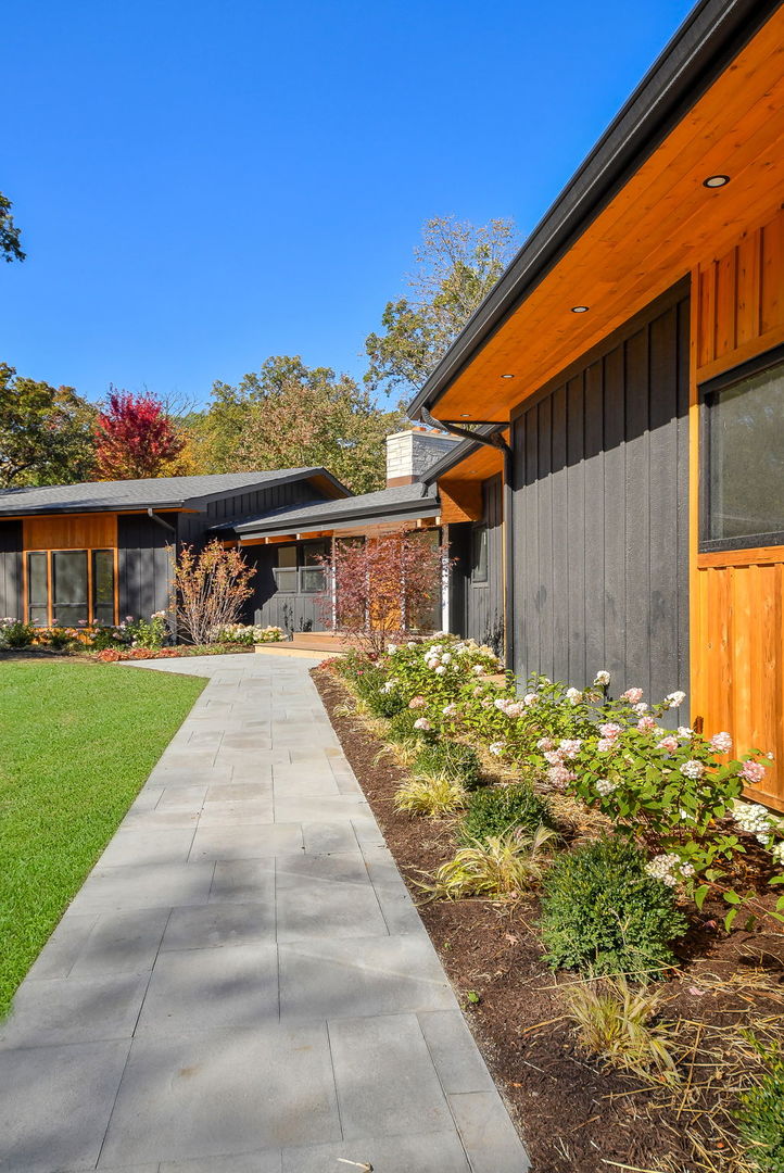 29W520 West Schick Road Bartlett, IL 60103 - Photo 4 of 45