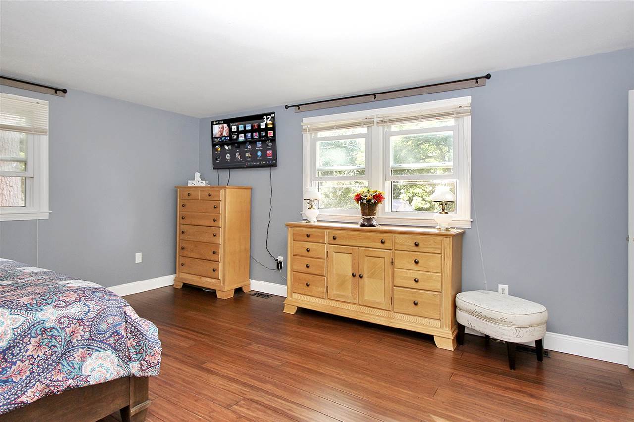 12 Warton Road Nashua, NH 03062 - Photo 13 of 34