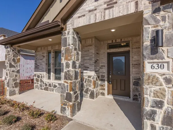 $2,600 | 630 Erin Hls Drive, Red Oak, TX 75154