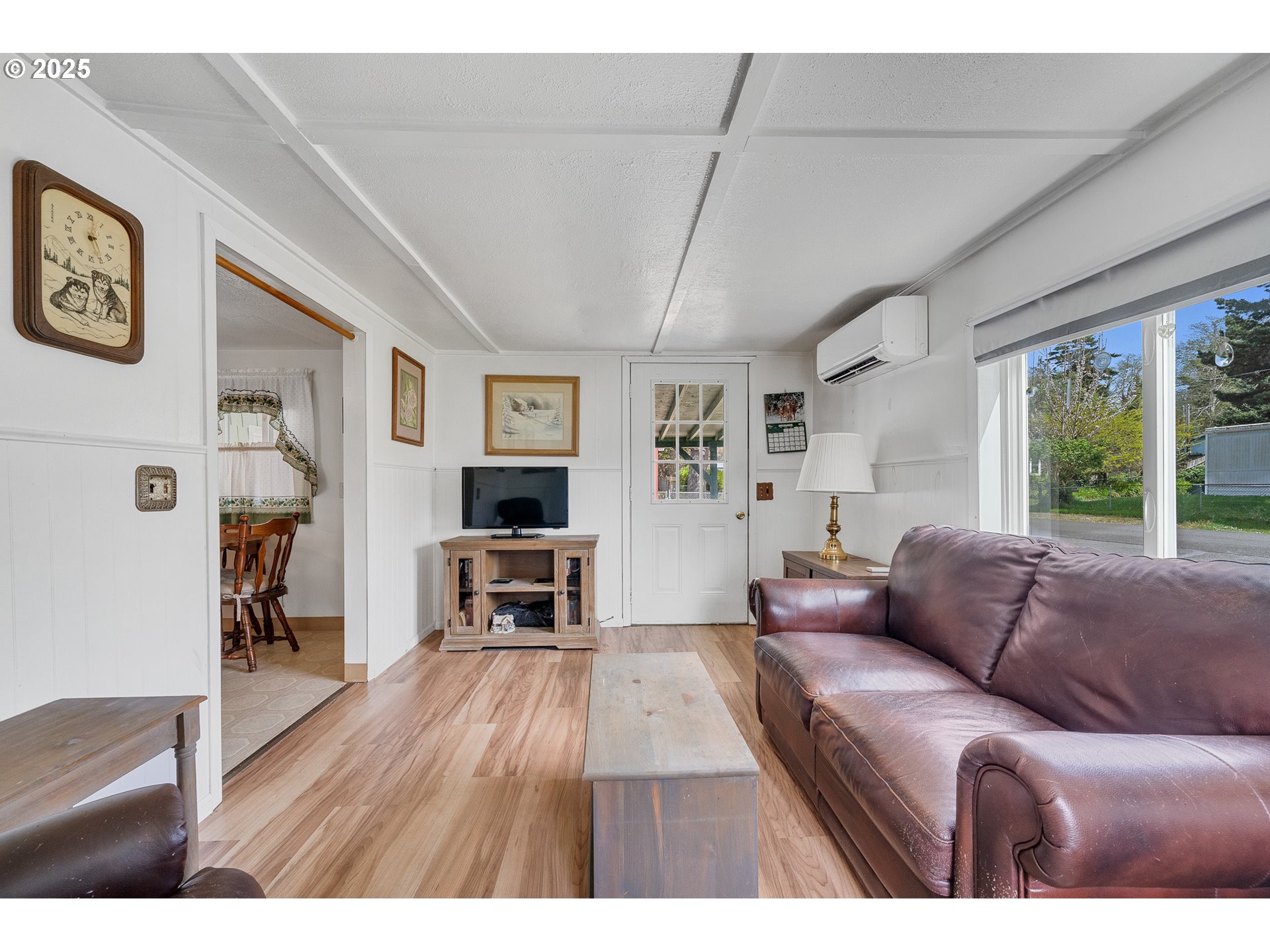 2180 Bayview Road West Netarts, OR 97141 - Photo 3 of 17 Living Room