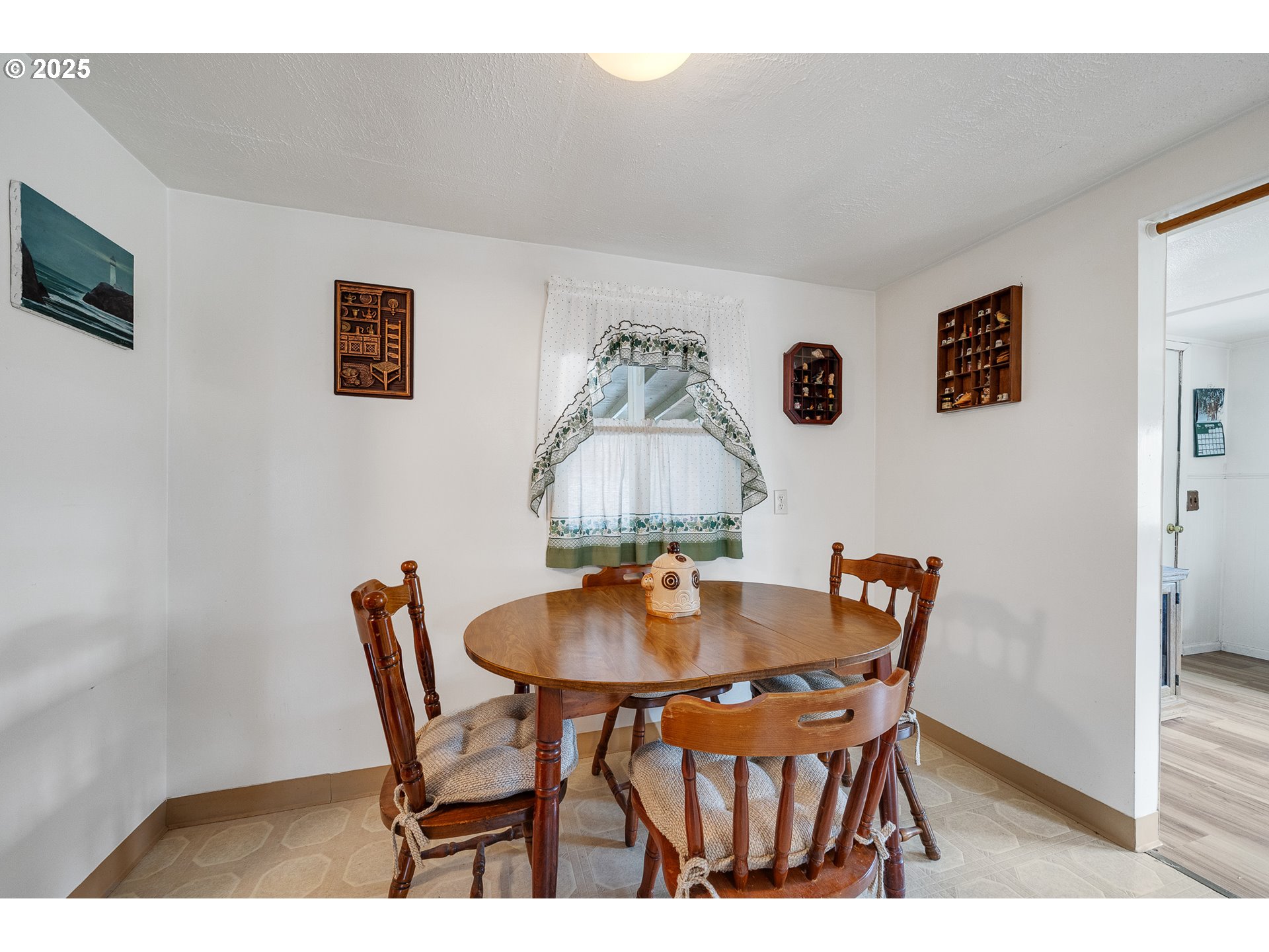 2180 Bayview Road West Netarts, OR 97141 - Photo 6 of 17 Dining Room