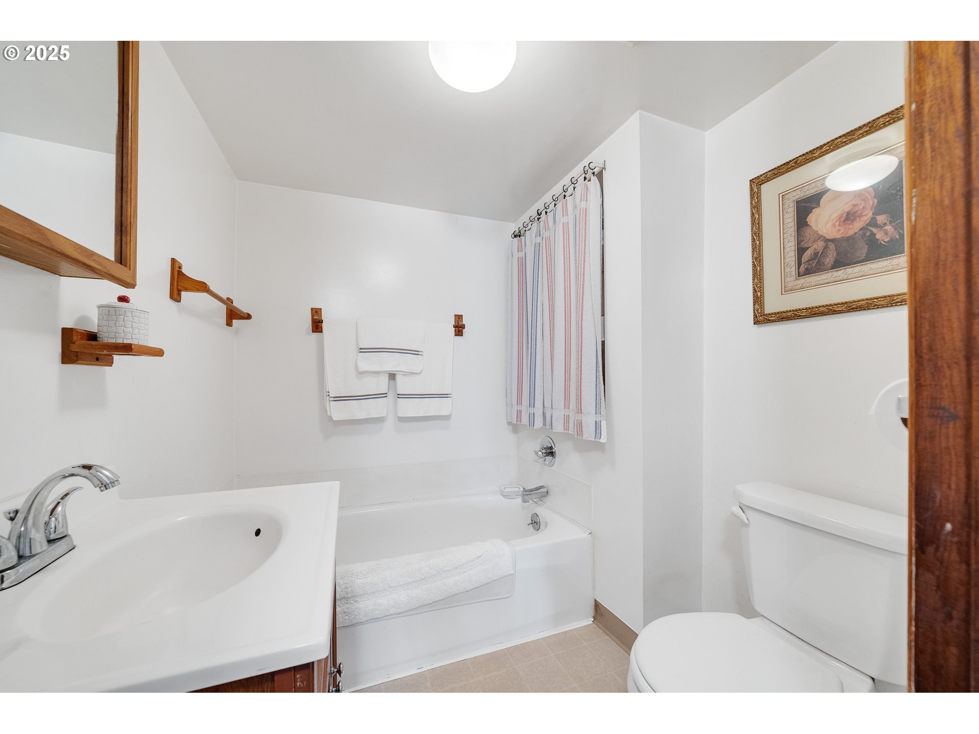 2180 Bayview Road West Netarts, OR 97141 - Photo 8 of 17 Bathroom