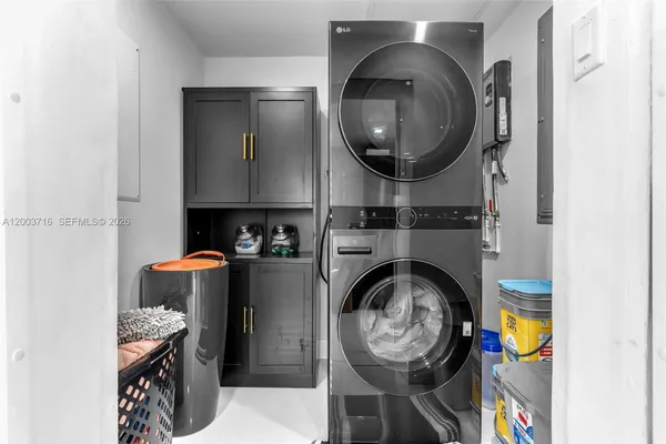 $799,000 | 4211 West 8th Avenue, Hialeah, FL 33012