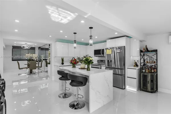 $799,000 | 4211 West 8th Avenue, Hialeah, FL 33012