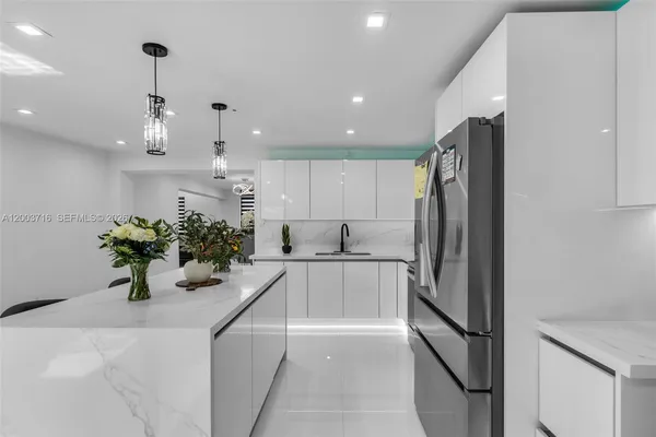 $799,000 | 4211 West 8th Avenue, Hialeah, FL 33012