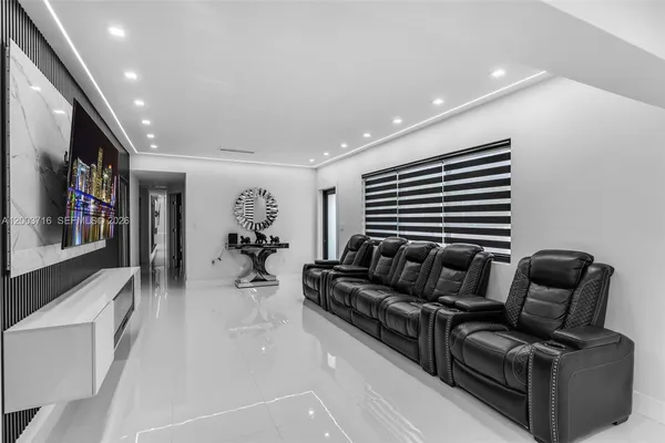 $799,000 | 4211 West 8th Avenue, Hialeah, FL 33012