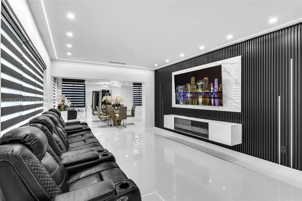 $799,000 | 4211 West 8th Avenue, Hialeah, FL 33012