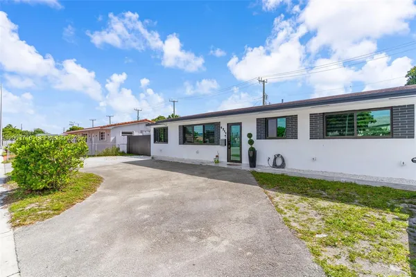 $799,000 | 4211 West 8th Avenue, Hialeah, FL 33012