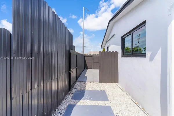 $799,000 | 4211 West 8th Avenue, Hialeah, FL 33012