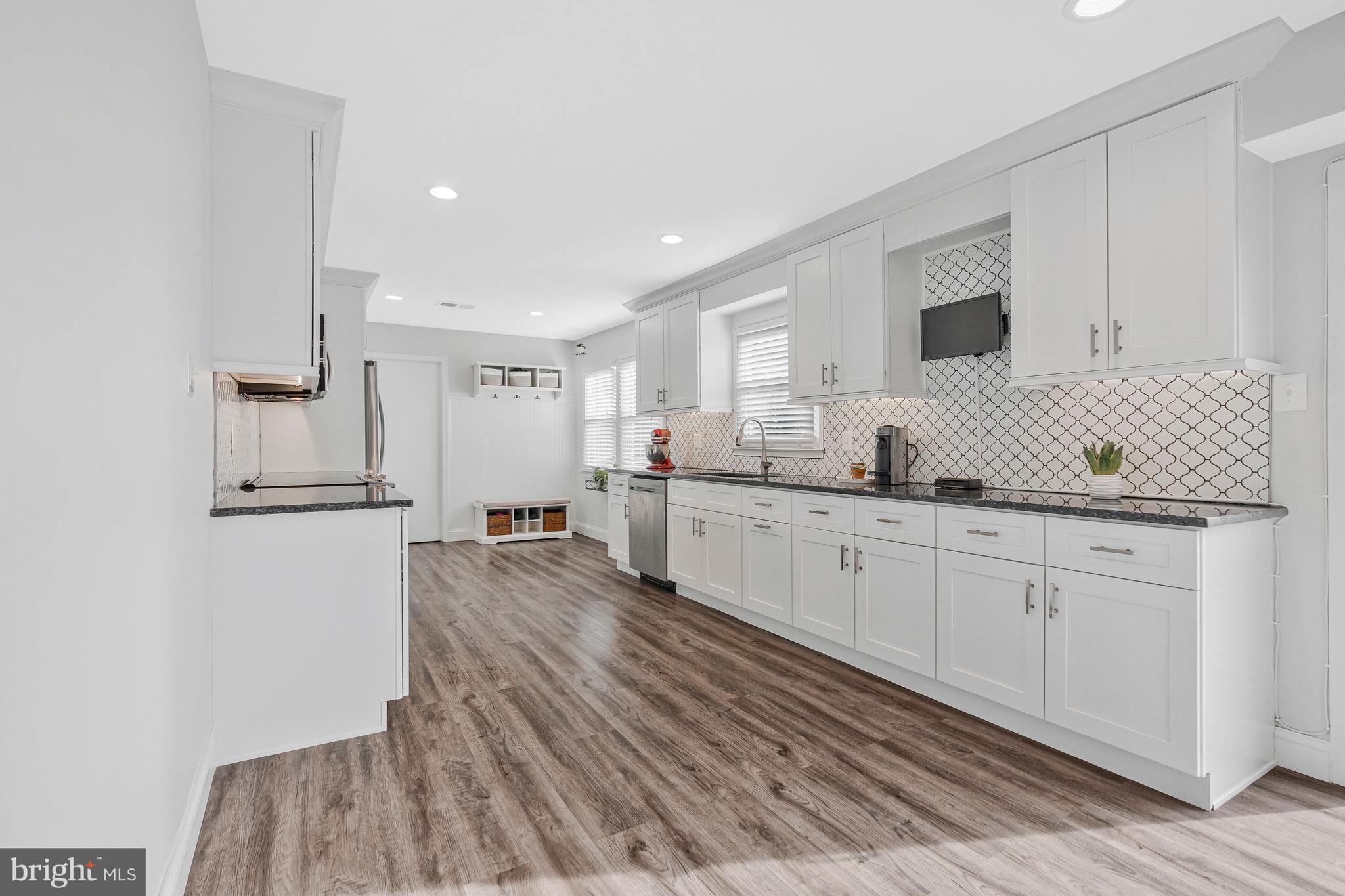 13127 Parson Lane Fairfax, VA 22033 - Photo 16 of 44