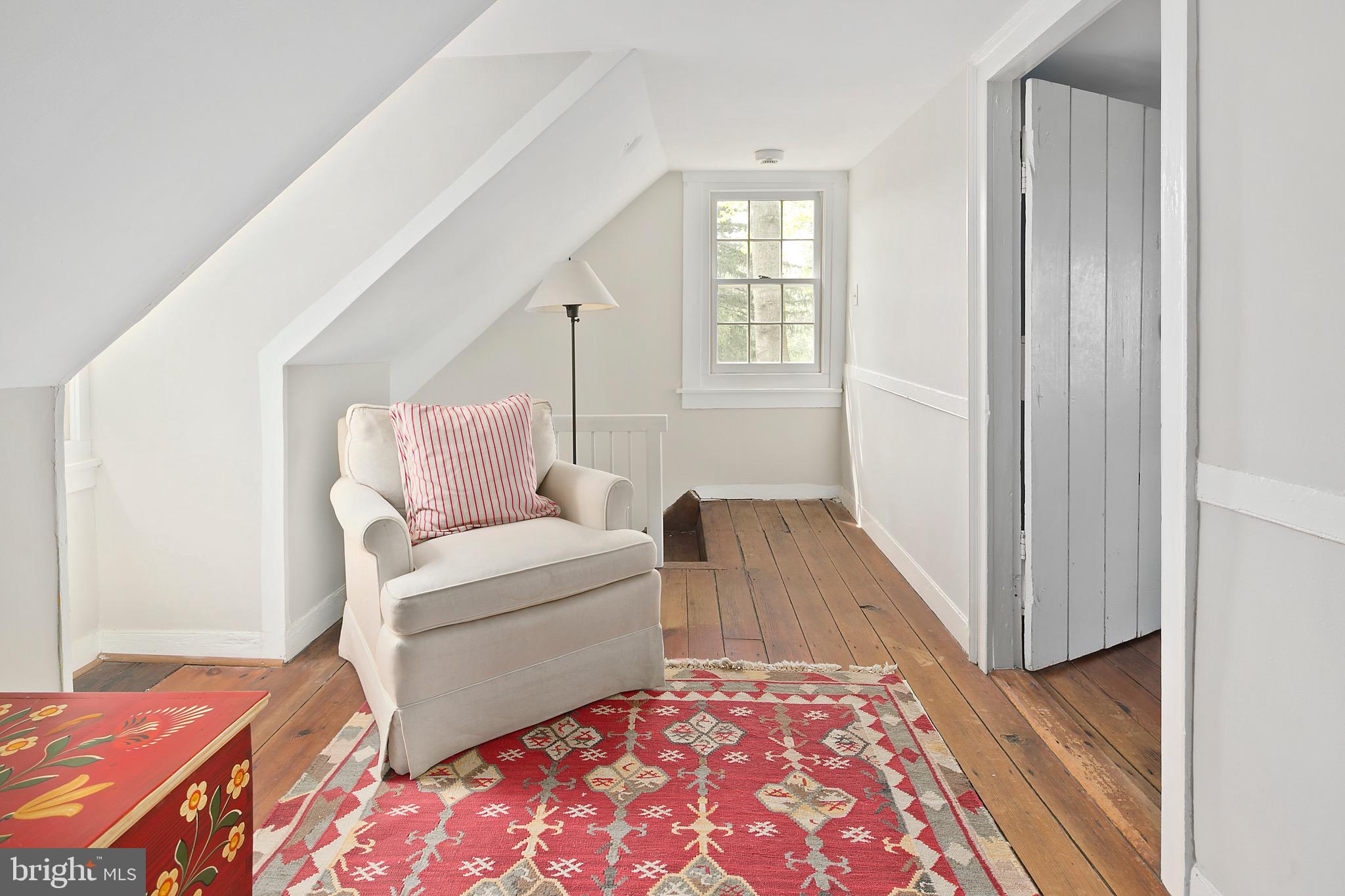 1213 Towlston Road McLean, VA 22102 - Photo 38 of 50 Landing from original entry outside BR 6