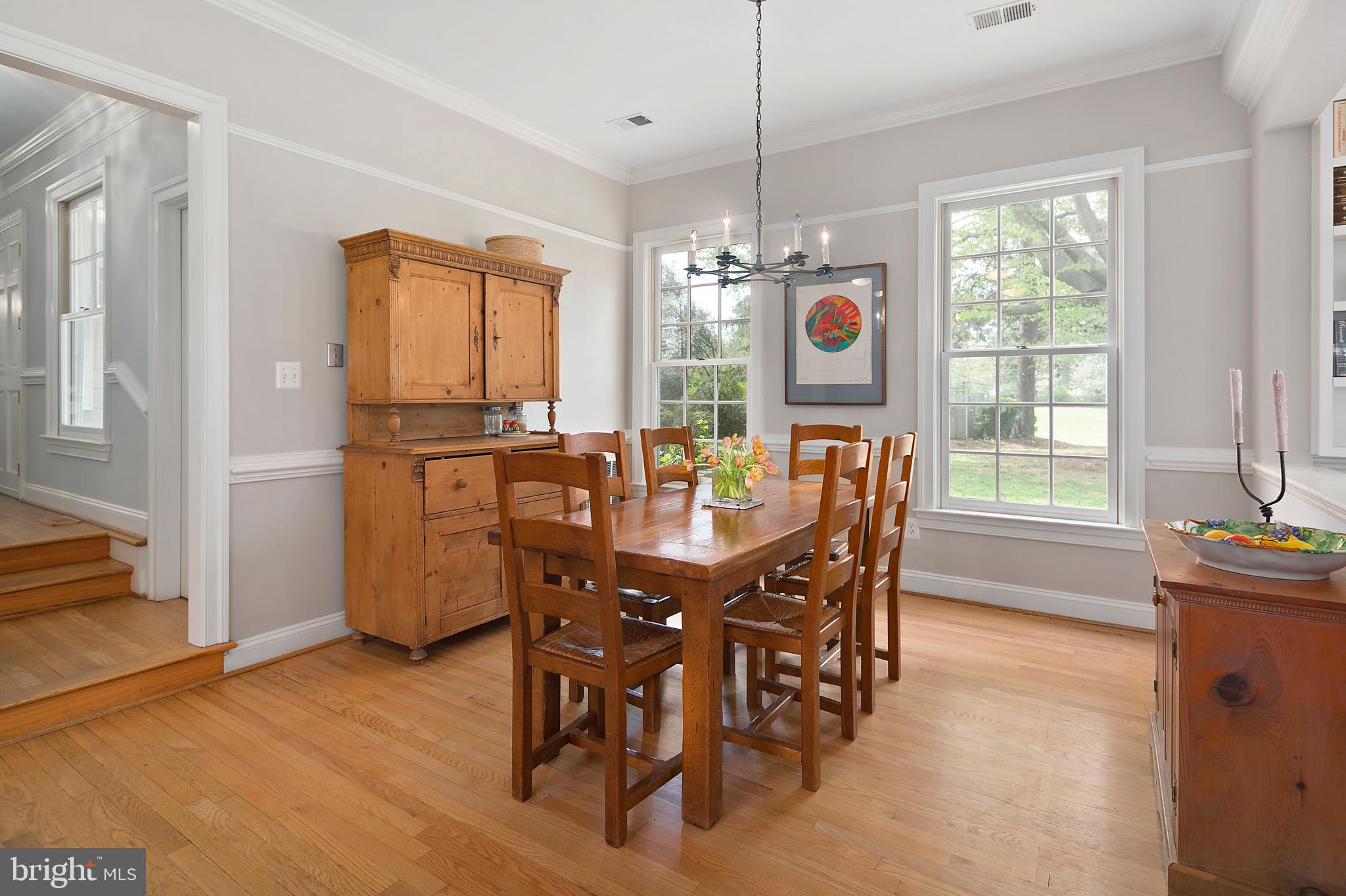 1213 Towlston Road McLean, VA 22102 - Photo 9 of 50 Breakfast area adjacent to kitchen