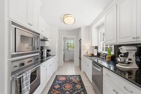 $925,000 | 7 Gardens Corner Court, Charleston, SC 29407