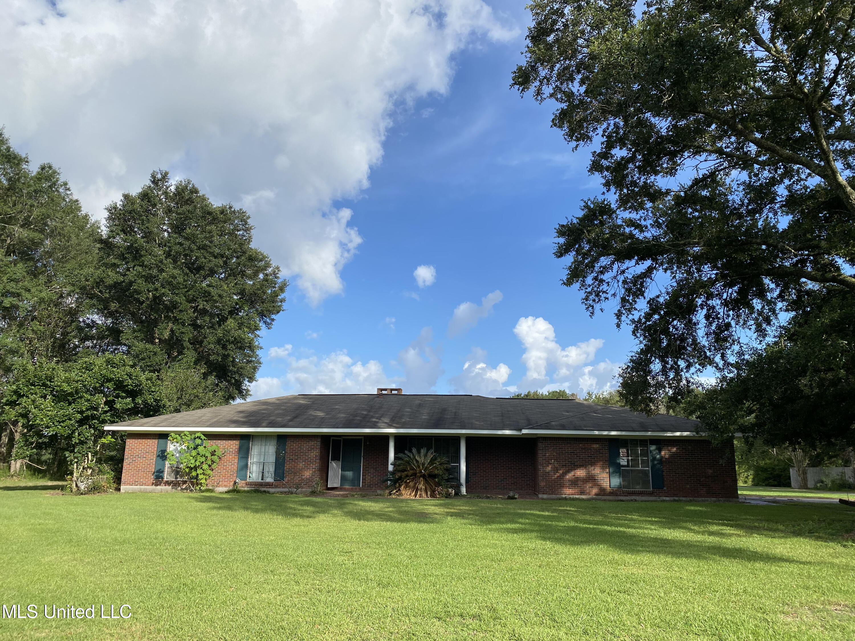 5 Ralph Westbrook Road Picayune, MS 39466 - Photo 1 of 11 BEAUTIFUL LARGE LIVE OAK