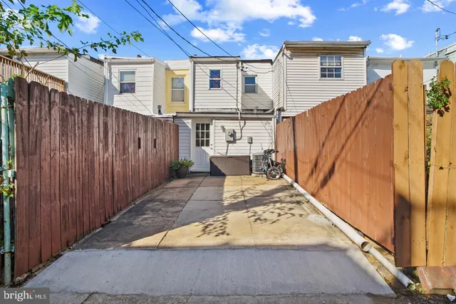 $2,075 | 1421 Race Street, Baltimore, MD 21230