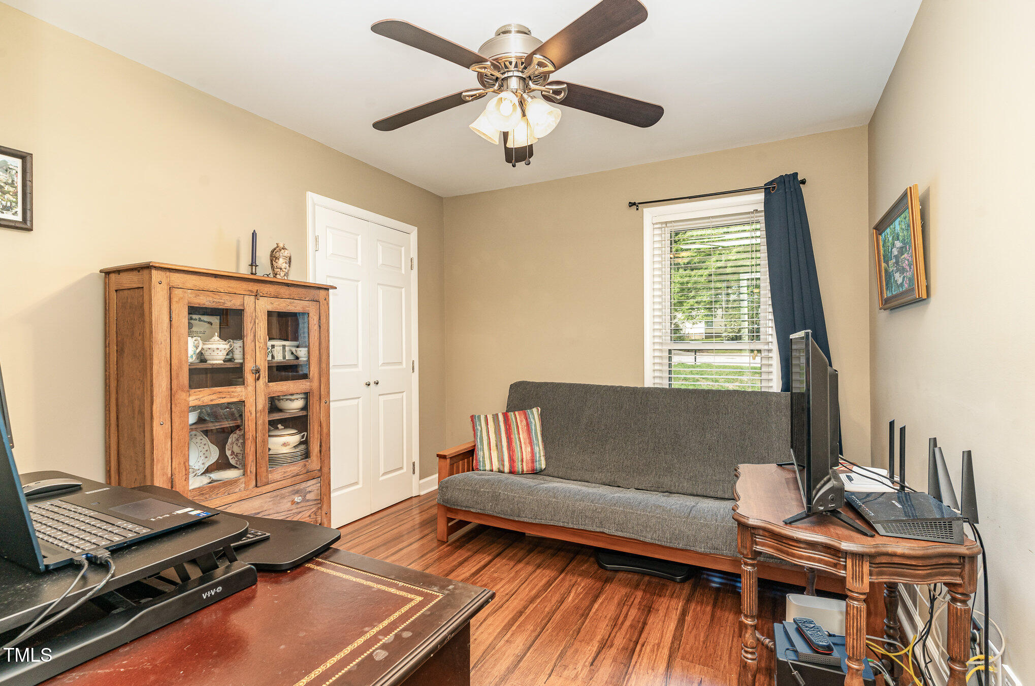 529 Ashebrook Drive Raleigh, NC 27609 - Photo 18 of 35 a living room with furniture and a window