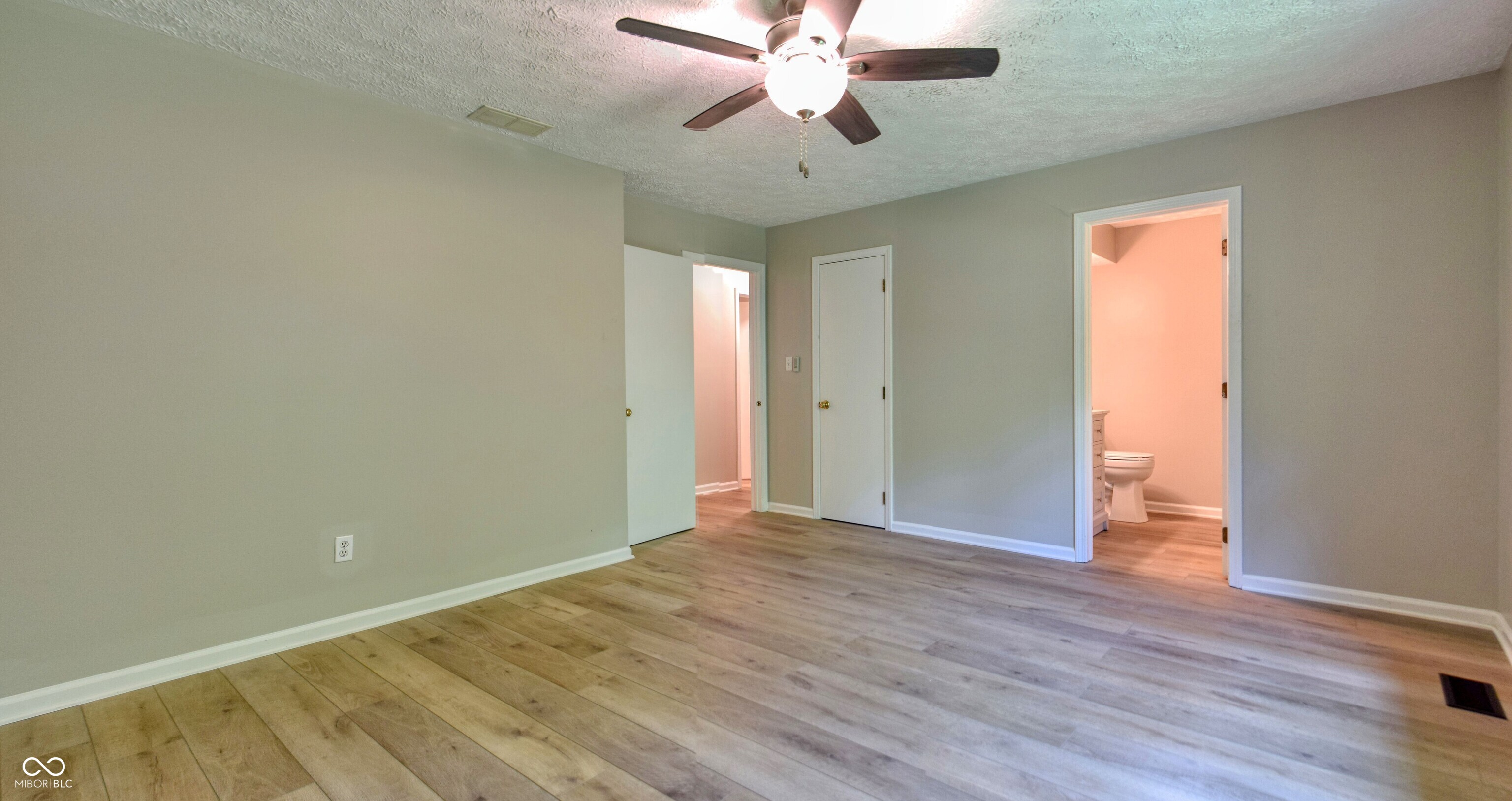 4667 Wembly Lane Carmel, IN 46033 - Photo 25 of 35