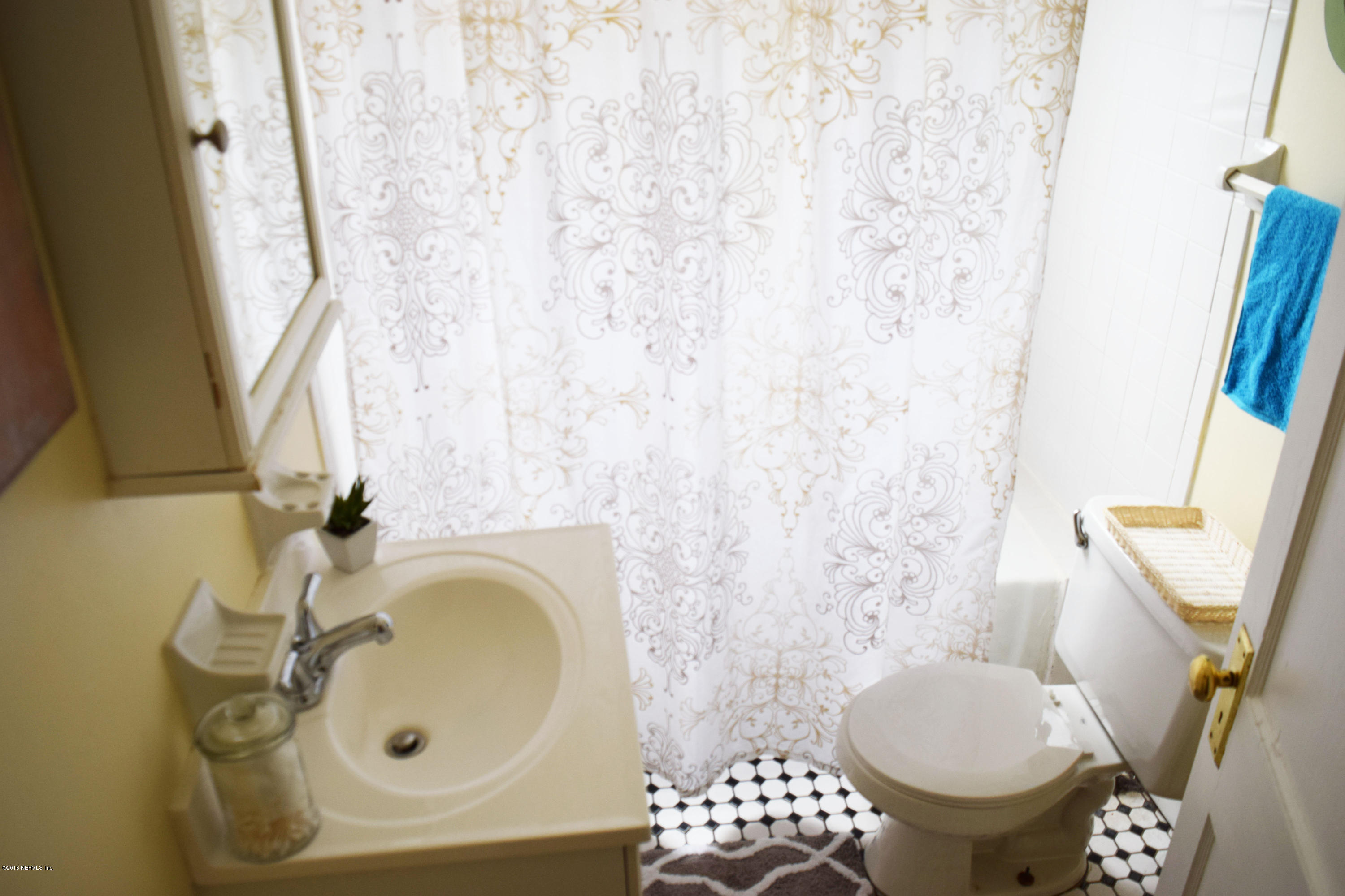 1623 Seminole Road, Unit 1623 Jacksonville, FL 32205 - Photo 13 of 22 Bathroom-1