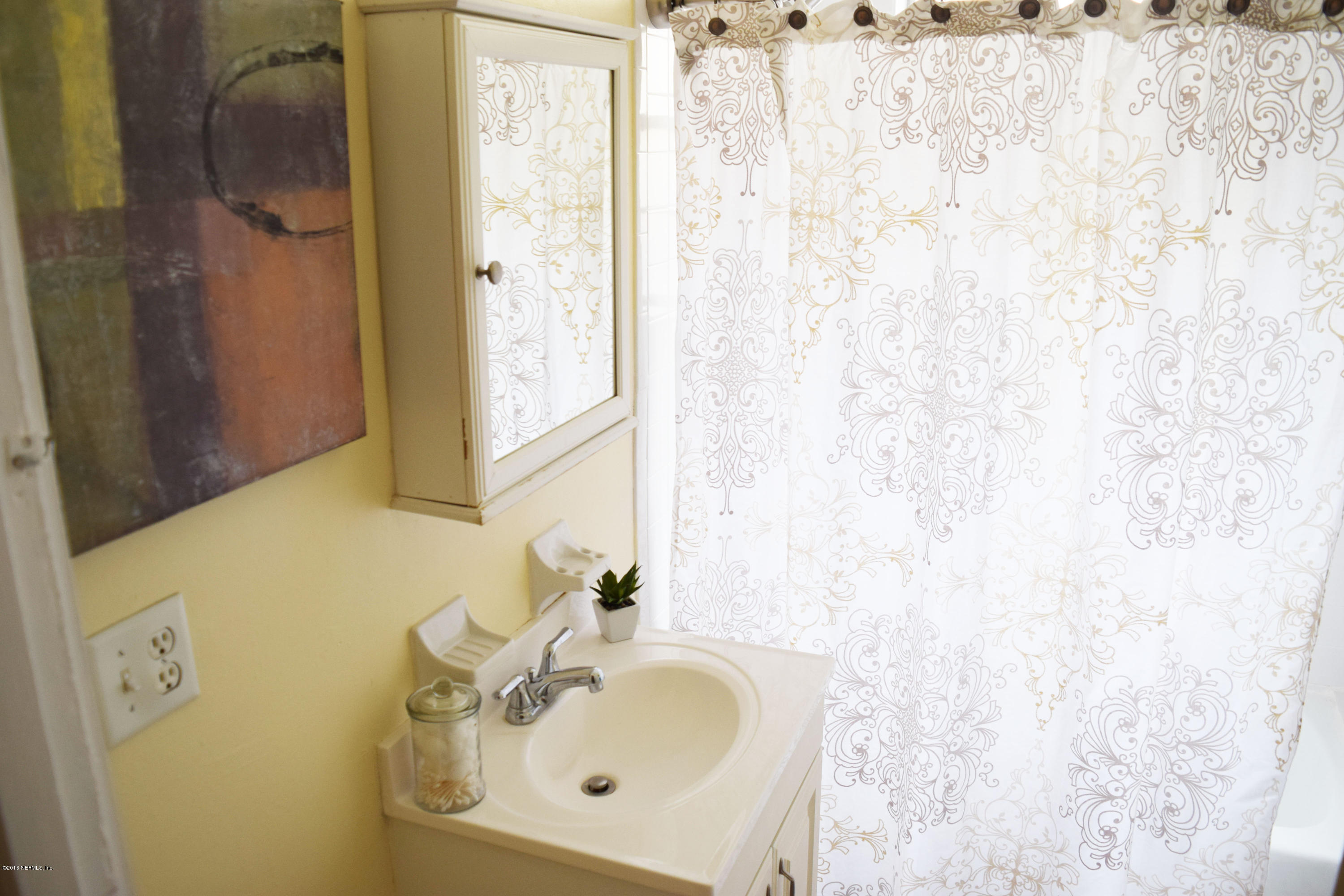 1623 Seminole Road, Unit 1623 Jacksonville, FL 32205 - Photo 15 of 22 Bathroom-2