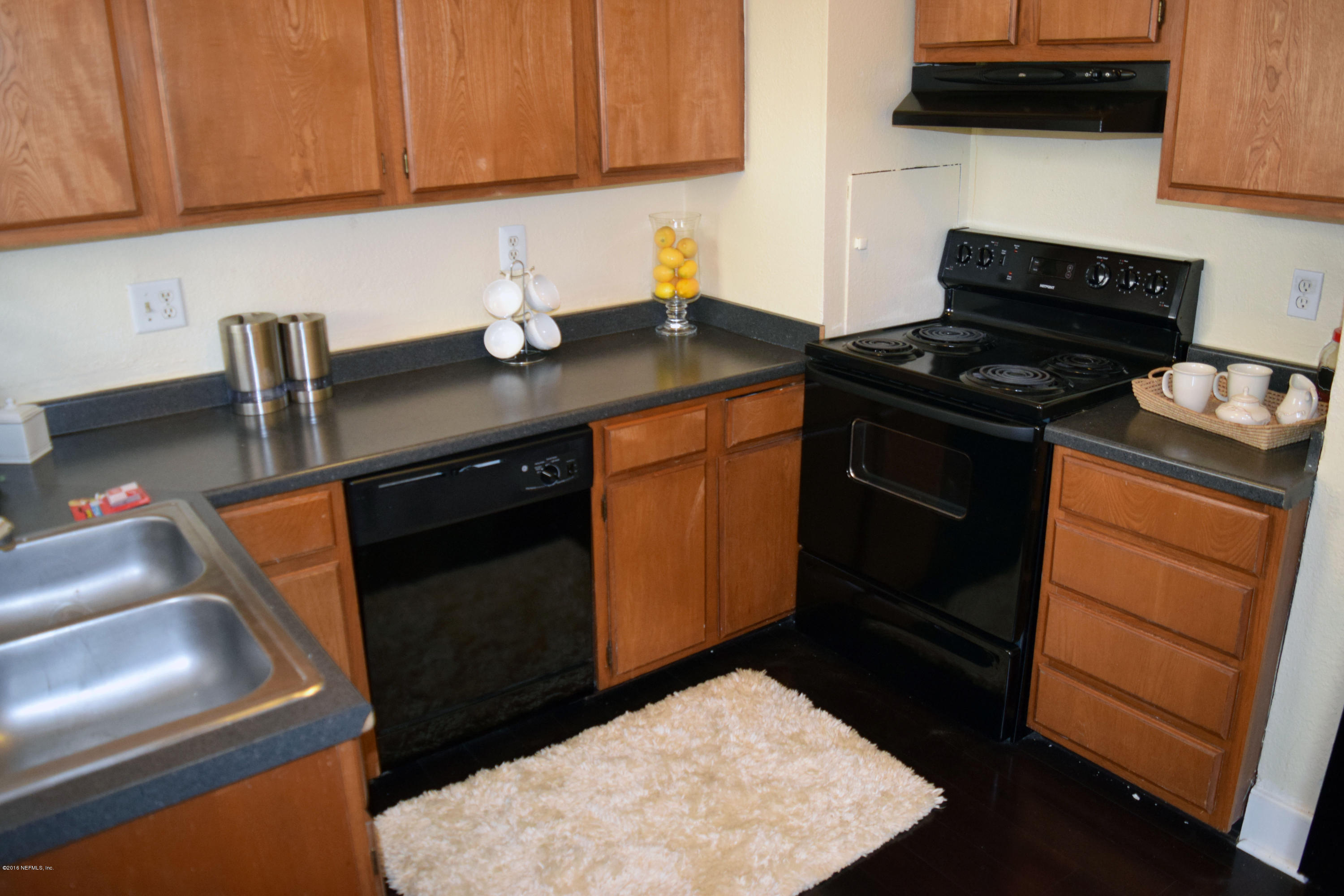1623 Seminole Road, Unit 1623 Jacksonville, FL 32205 - Photo 10 of 22 Kitchen-2