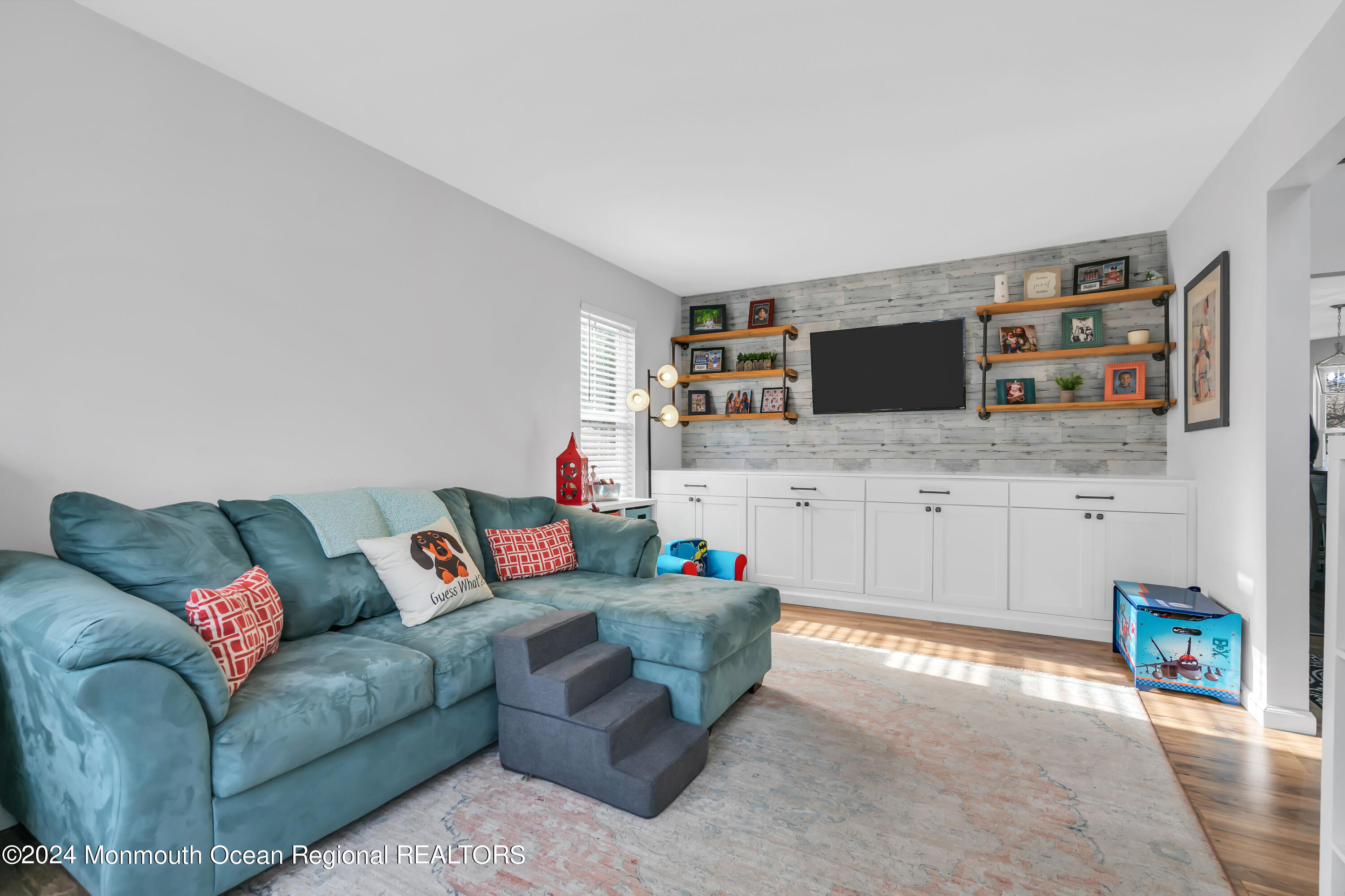 109 Bowsprit Road Manahawkin, NJ 08050 - Photo 12 of 48 016_dsc04924