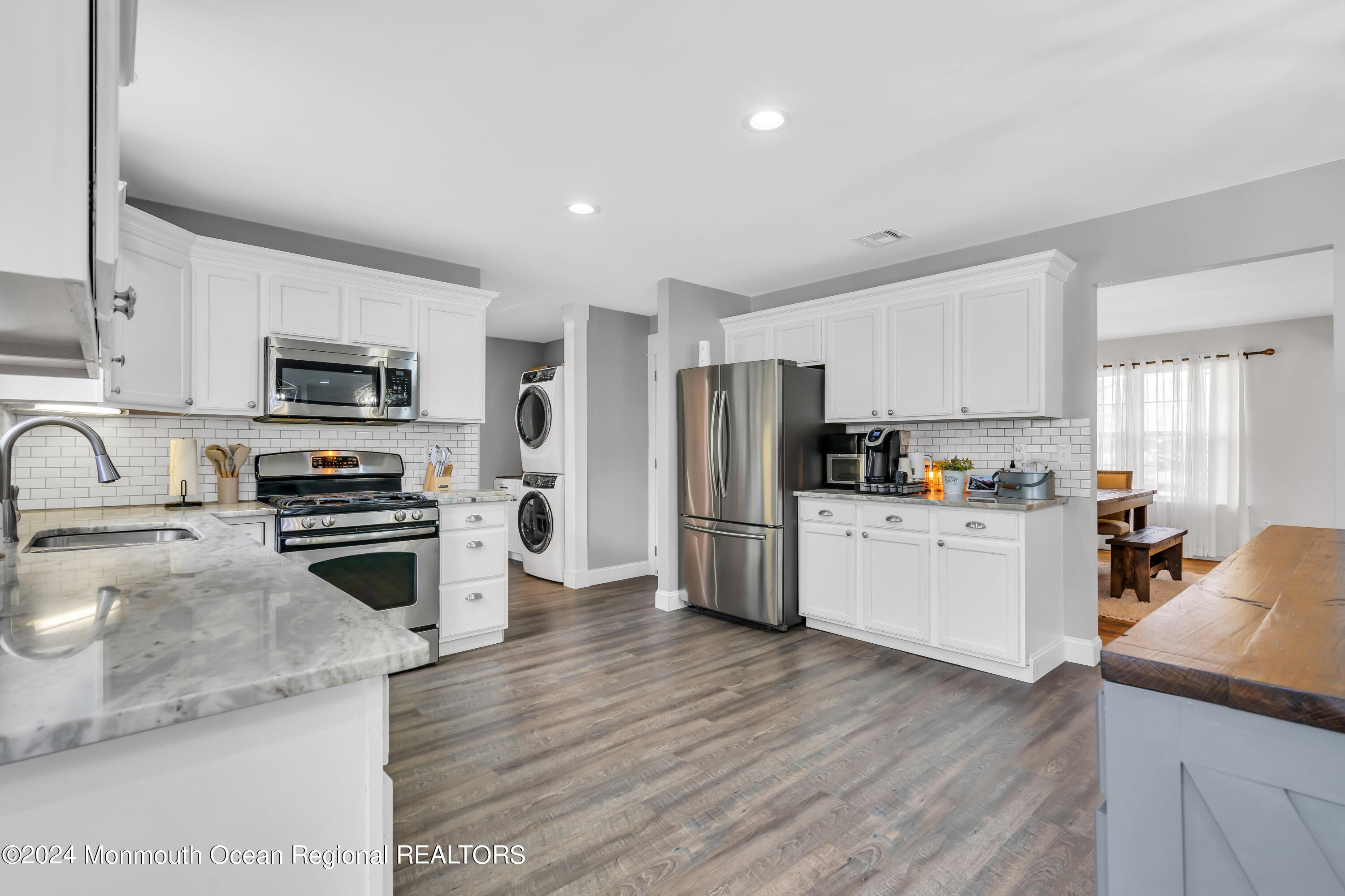109 Bowsprit Road Manahawkin, NJ 08050 - Photo 22 of 48 029_dsc04994
