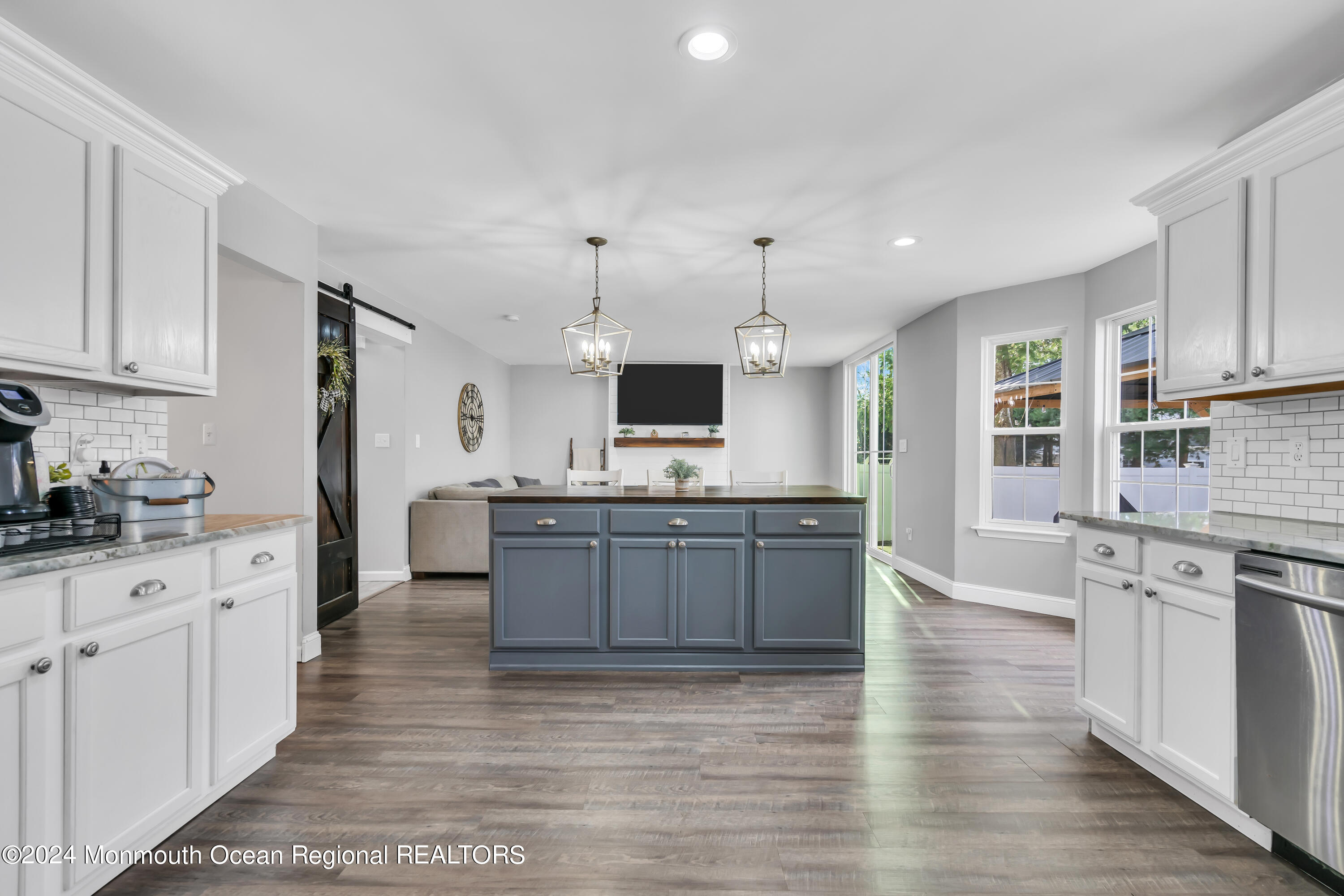 109 Bowsprit Road Manahawkin, NJ 08050 - Photo 25 of 48 033_dsc05009