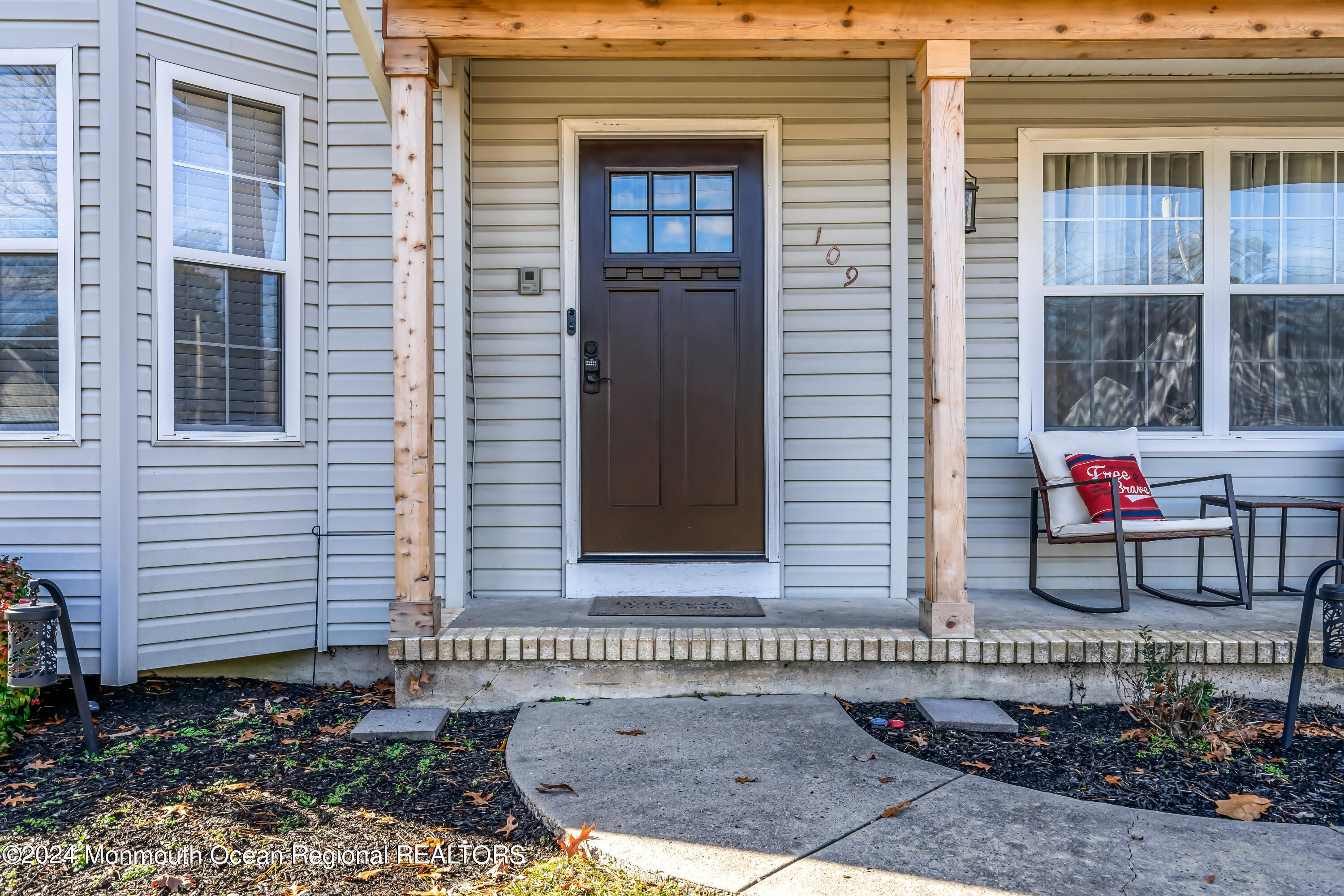 109 Bowsprit Road Manahawkin, NJ 08050 - Photo 5 of 48 008_dsc05204