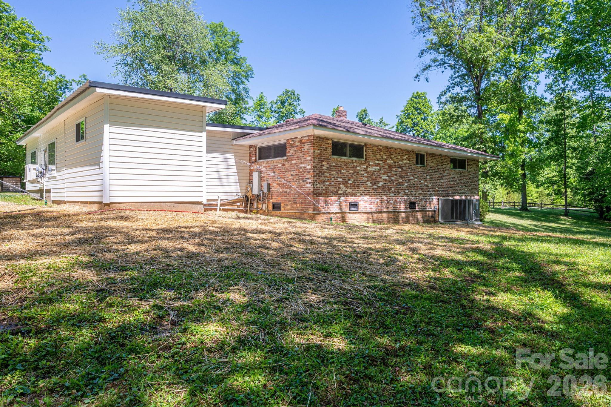 2073 Mauney Road Bessemer City, NC 28016 - Photo 6 of 28 Gallery Image 6