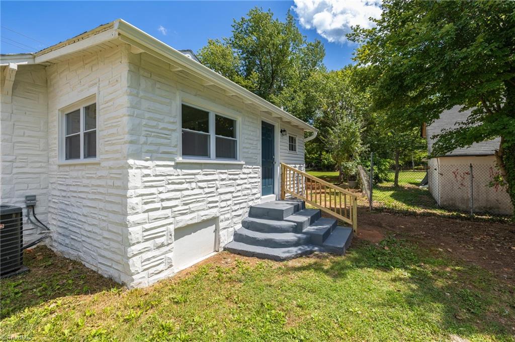 124 Wintergreen Road Winston-Salem, NC 27107 - Photo 23 of 25 Gallery Image 23
