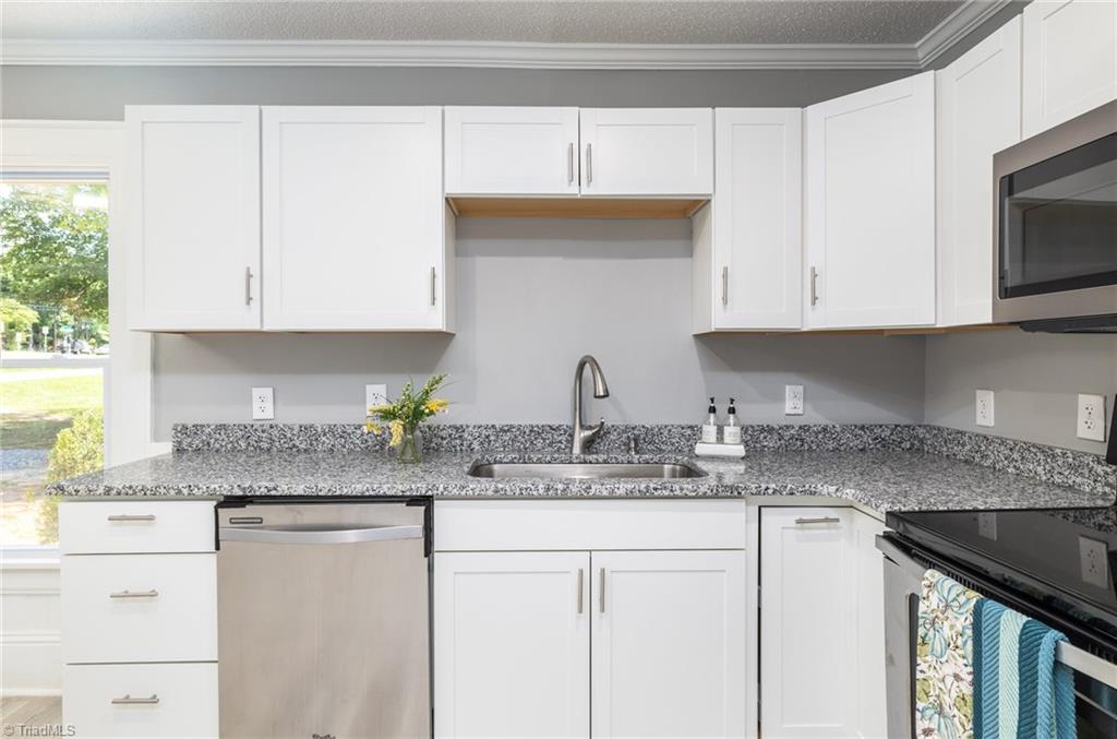124 Wintergreen Road Winston-Salem, NC 27107 - Photo 10 of 25 Gallery Image 10