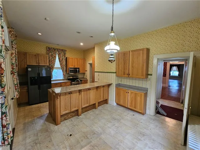 $495,000 | 409 North Esplanade Street, Leavenworth, KS 66048