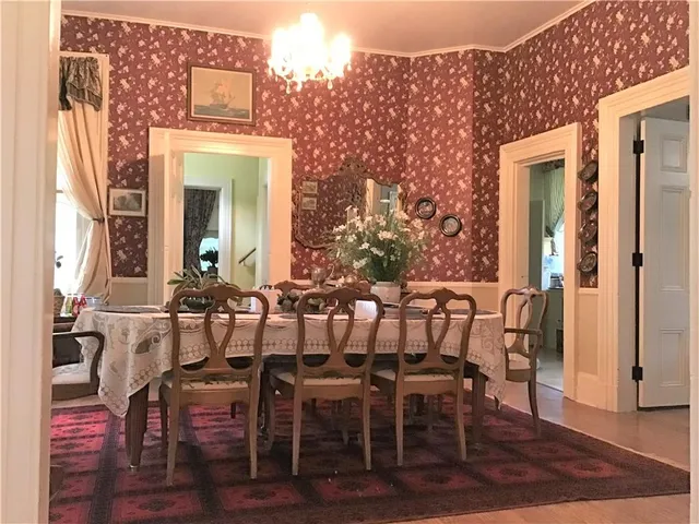 $495,000 | 409 North Esplanade Street, Leavenworth, KS 66048