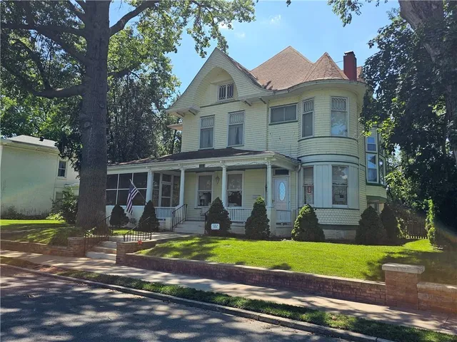 $495,000 | 409 North Esplanade Street, Leavenworth, KS 66048