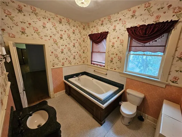 $495,000 | 409 North Esplanade Street, Leavenworth, KS 66048