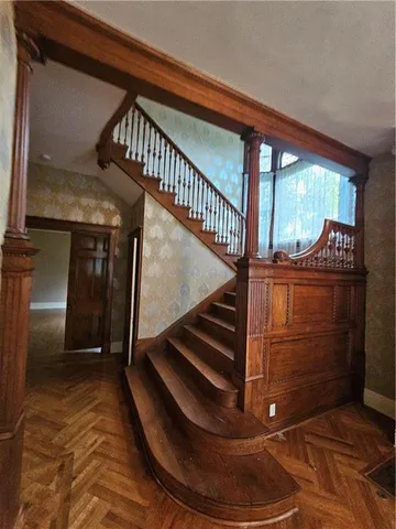 $495,000 | 409 North Esplanade Street, Leavenworth, KS 66048