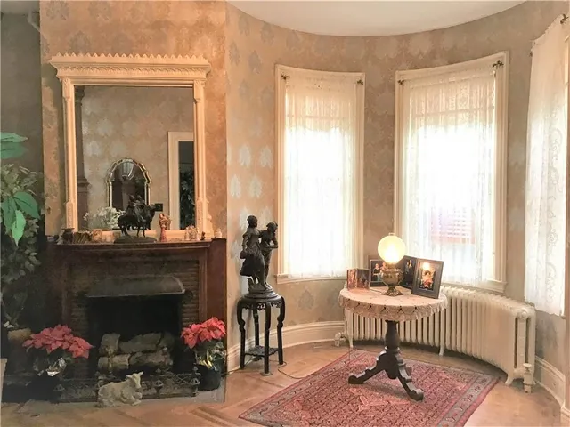 $495,000 | 409 North Esplanade Street, Leavenworth, KS 66048