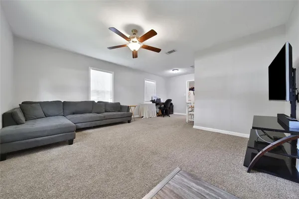 $1,400 | 1606 West 8th Street, Freeport, TX 77541