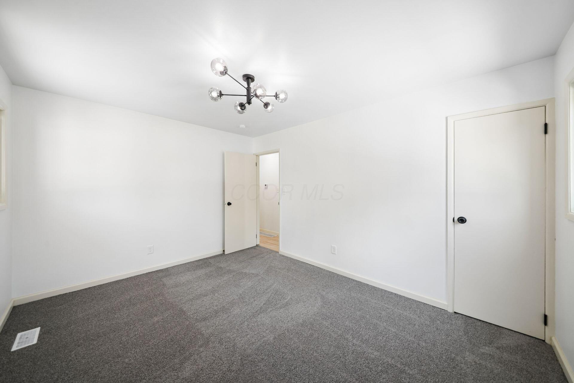 1888 Woodcrest Road Columbus, OH 43232 - Photo 32 of 61 028_24_L 1888 Woodcrest Rd116