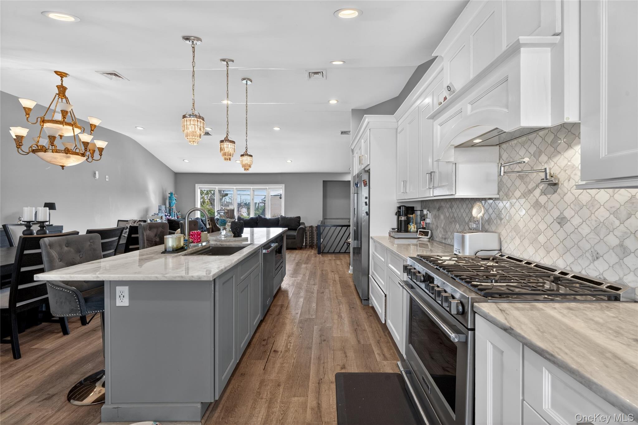 2794 Covered Bridge Road Merrick, NY 11566 - Photo 11 of 39