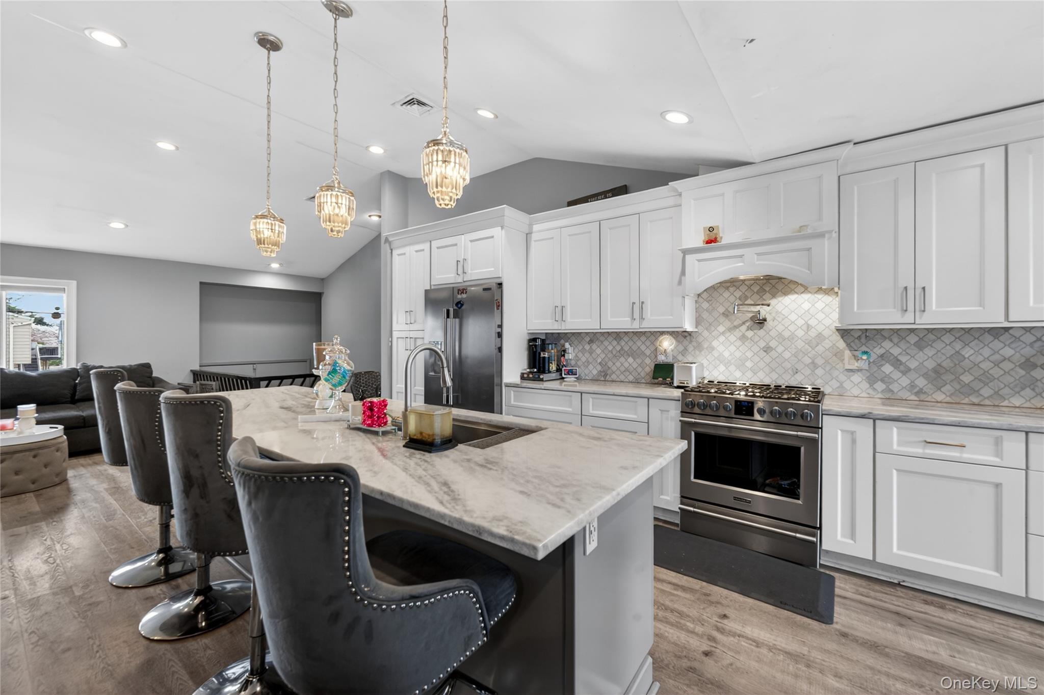 2794 Covered Bridge Road Merrick, NY 11566 - Photo 12 of 39